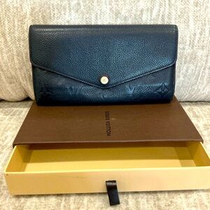 ✨💎FULL INCLUSION💎✨ Authentic LOUIS VUITTON Empriente Sarah Wallet!